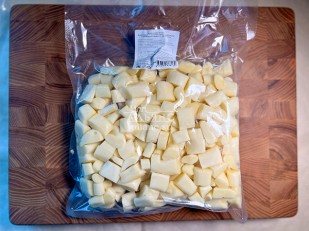 Ведро Ржаные гренки со вкусом Крылышки Барбекю (1 кг): Сырный продукт ФЕРМЕРСКИЙ бочонок белый