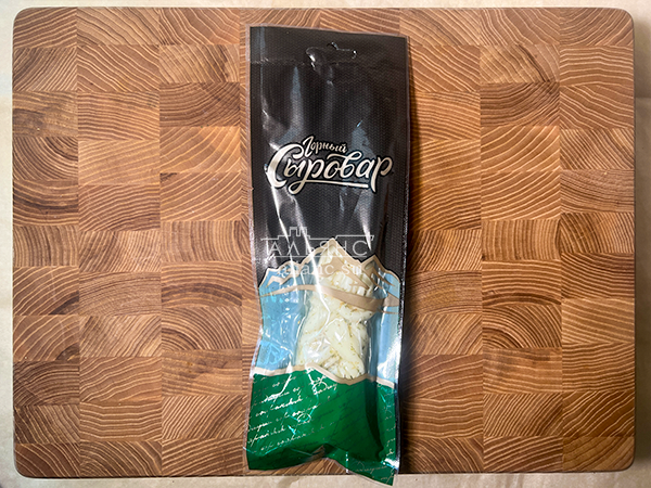 Сыр 100 гр ГОРНЫЙ СЫРОВАР (Косичка с укропом и чесноком) в Клину