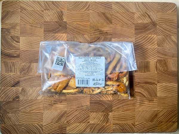 Сыр 150 гр ГОРНЫЙ СЫРОВАР (Ассорти копчёный с укропом и чесноком) в Клину