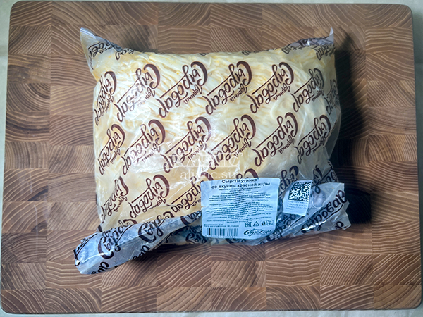 Сыр 1 кг ГОРНЫЙ СЫРОВАР (Паутинка со вкусом красной икры) в Клину