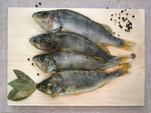 Белый амур холодного копчения: Окунь речной вяленый